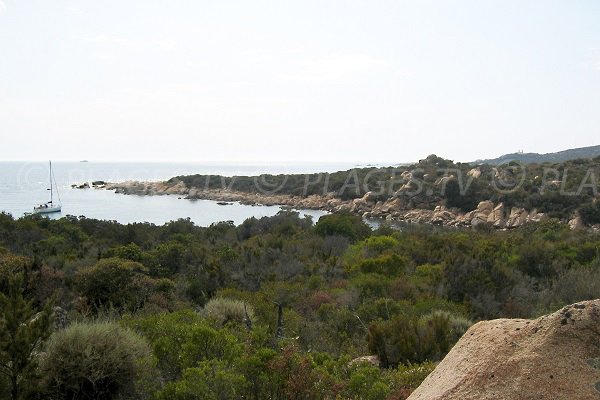 Cala Longa de Sartène avec vue sur le phare de Senetosa