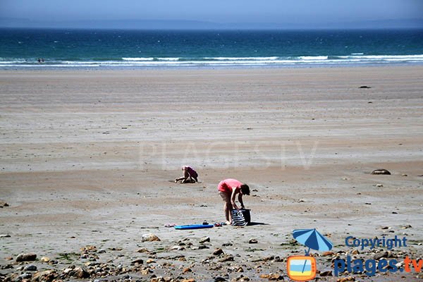 Grande plage pour faire du char à voile à Kerlaz - Douarnenez